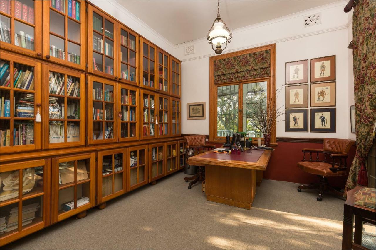 Royston Hall Historical Guesthouse Umtentweni Екстер'єр фото